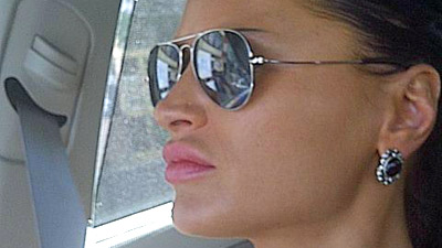 Donna minaccia con coltello tassista perché non soddisfatta