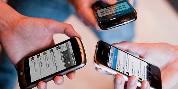 2 ragazzini di 17 anni mettono in crisi WhatsApp con il loro Smartphone