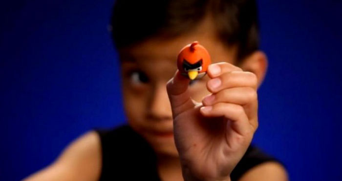 A 8 anni guadagna milioni su Youtube. [VIDEO]