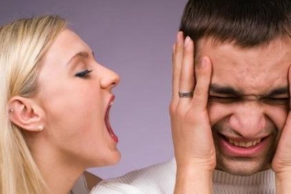 Vita di coppia, 4 cose da non dirle quando ha il ciclo