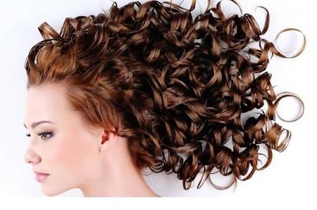 Capelli con i boccoli, la tendenza 2016 è l’effetto principessa