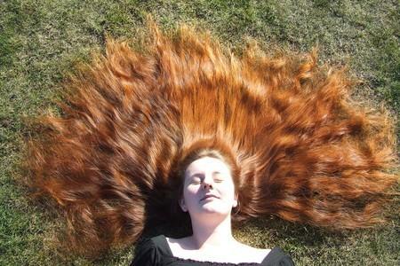 Tingere i capelli, cosa sapere per migliorare il colore