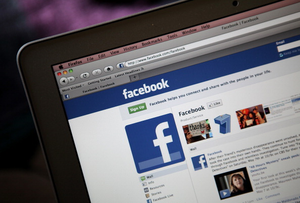 Facebook entro il 7 luglio cancellerà le foto, ecco il rimedio per non perderle