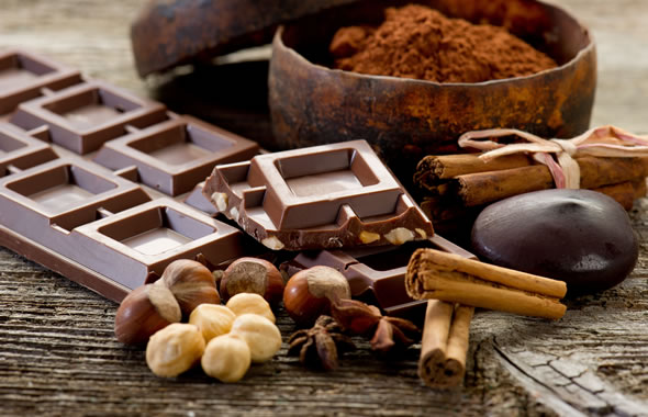 Mangiare cioccolato fondente migliora le funzionalità del cervello