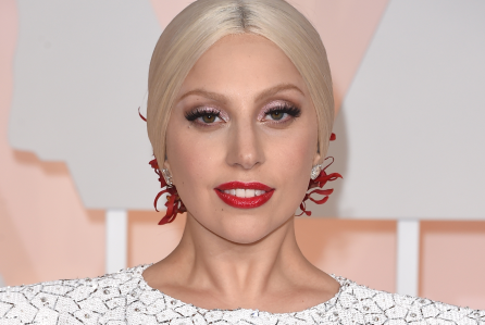 Lady Gaga, arriva il video “Perfect Illusion”