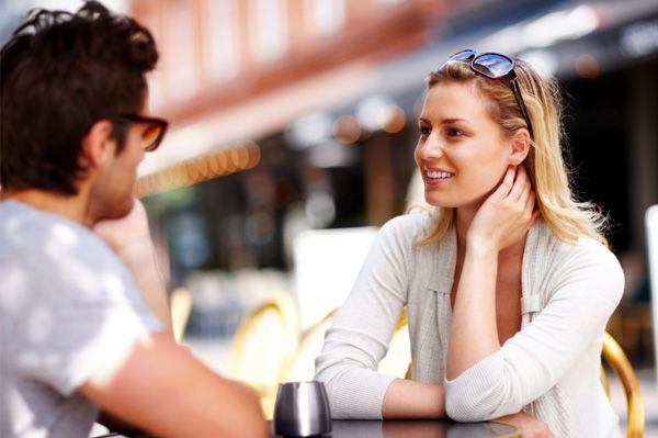 Più sei pettegola, più rimorchi ragazzi: ecco il perché…