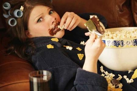 Perché si mangia di più quando si è annoiati