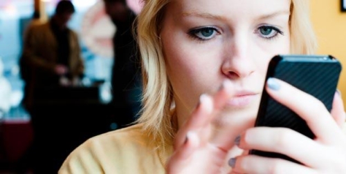 Spiare il partner: giusto o sbagliato? Alcune riflessioni…