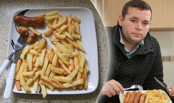 Mangia salsiccia e patatine da 22 anni
