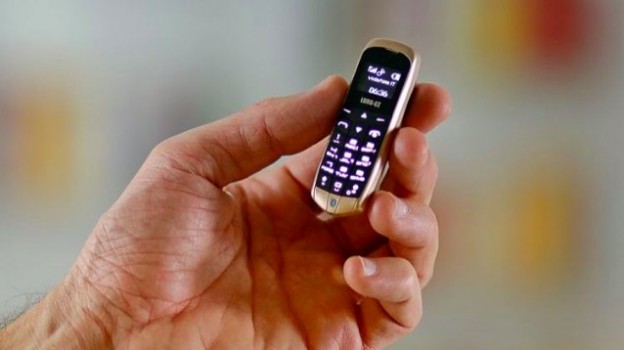 Il cellulare più piccolo al mondo