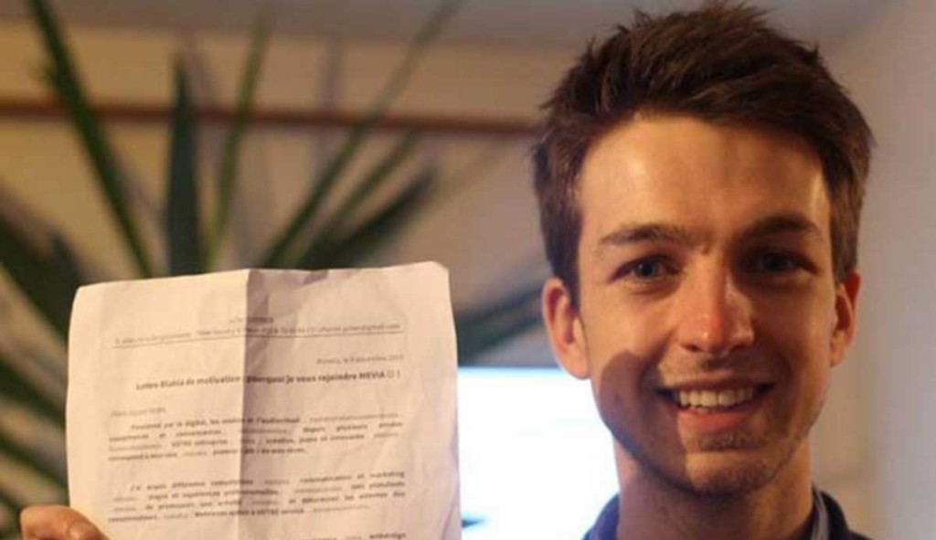Scrive “blablabla” nel curriculum e… viene assunto