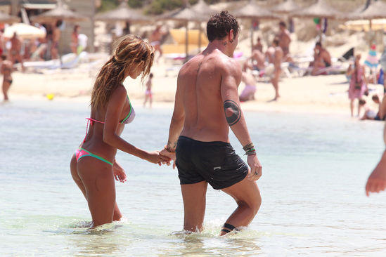 Stefano e Belen, la vacanza con il figlio riaccende l’amore?