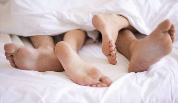 Paura di essere traditi quando siete fuori casa? Un materasso “intelligente” vi avviserà…