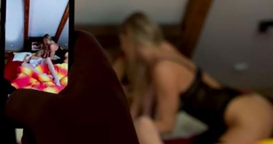 Lei lo molla, lui si vendica pubblicando i loro video bollenti sui social: arrestato trentenne