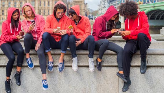 Boom di App per incontri bollenti, ma i giovani fanno poco l’amore