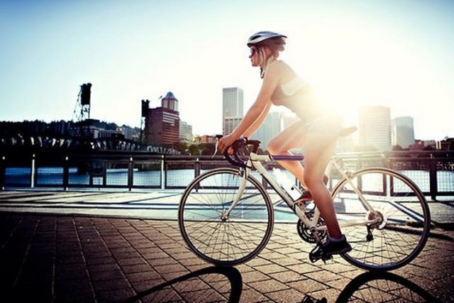 Bici e mezzi pubblici nelle città amiche della salute