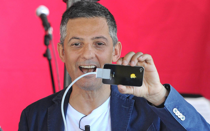 Fiorello, riprende l’edicola delle risate