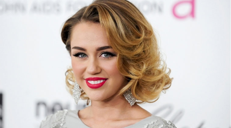 Supergirl, l’attacco di Miley Cyrus