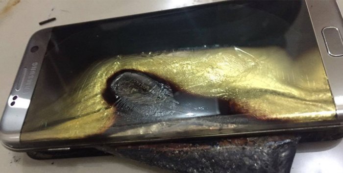 Cellulare esplode in mano a un meccanico: ustionato