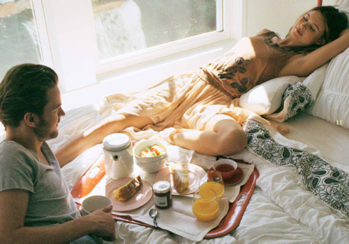 San Valentino, colazione a letto per la festa degli innamorati