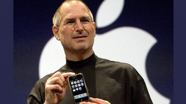 Iphone festeggia 10 anni, la rivoluzione del “melafonino”