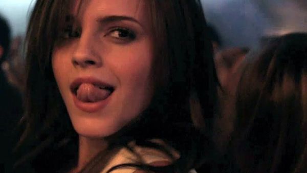 Emma Watson confessa: “Ecco cosa uso nelle parti intime per… “