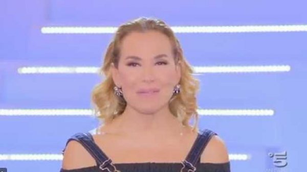 Barbara D’Urso contro Cecilia Rodriguez: “Ma lei un lavoro ce l’ha?”