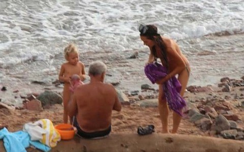 Turista partorisce nel Mar Rosso: la donna ha messo al mondo il bimbo in mare